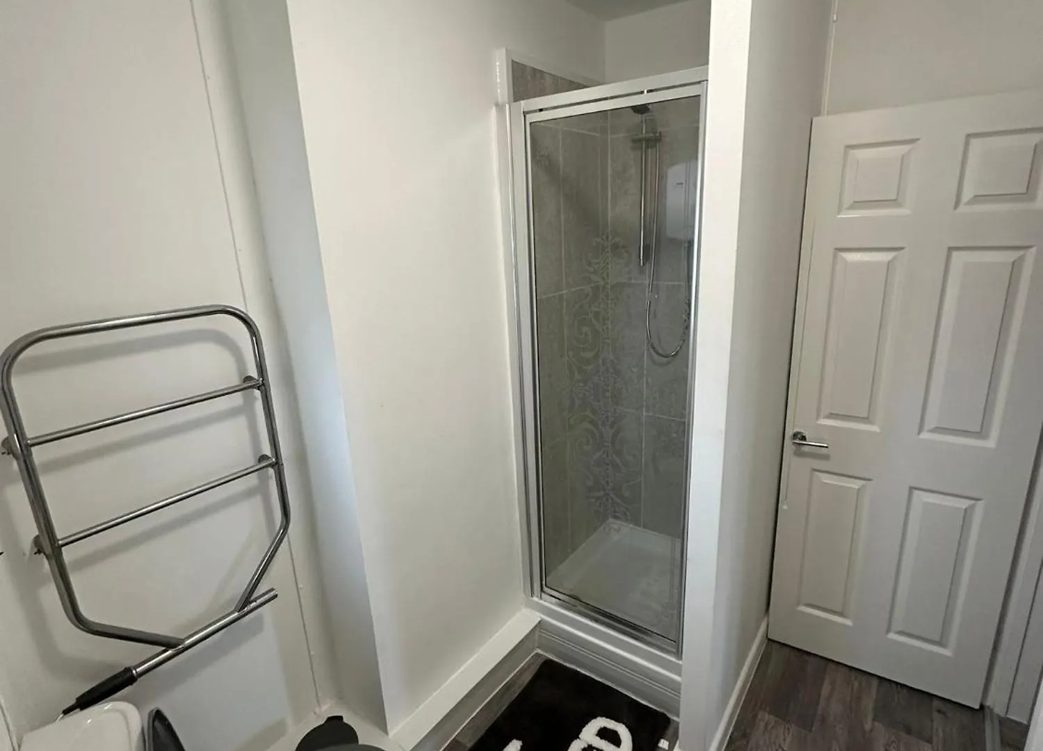 Lägenhet Cardiff Flat 3 Mins To City Centre Sleeps Up To 6